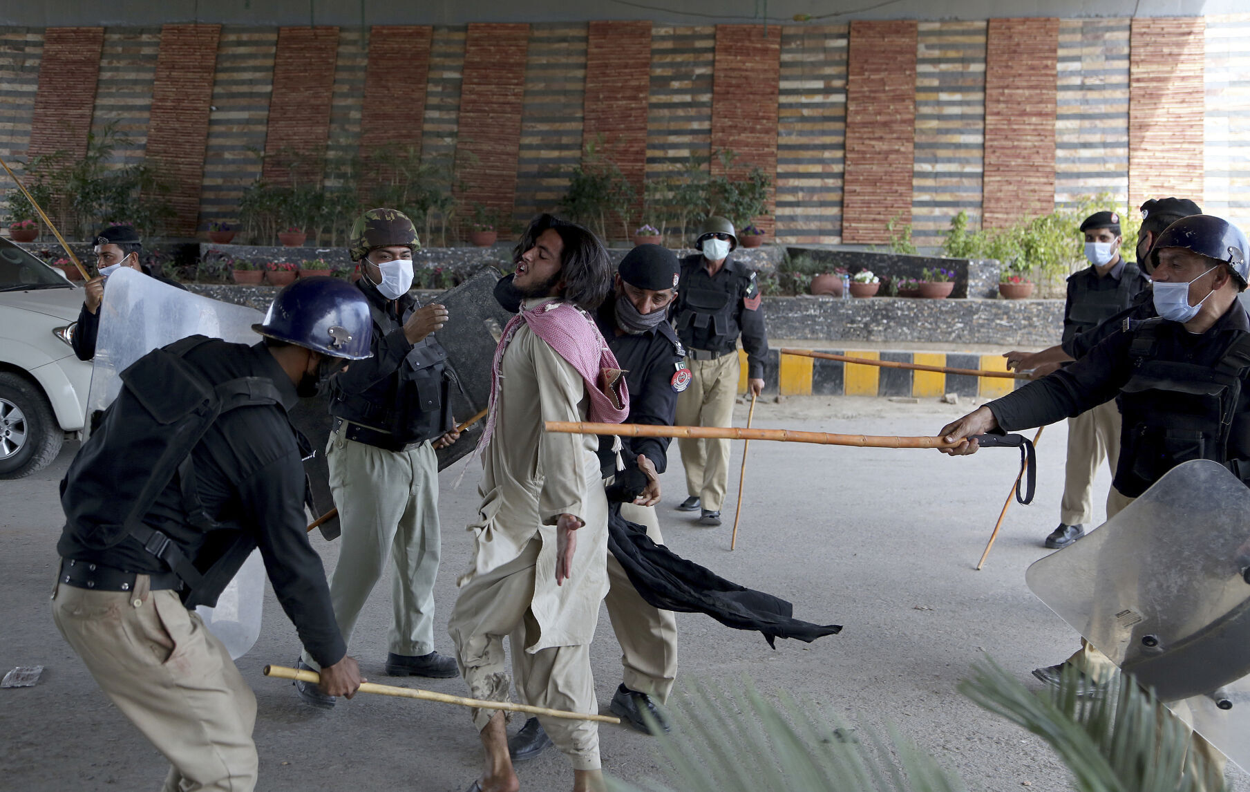 APTOPIX Pakistan Cleric Arrested